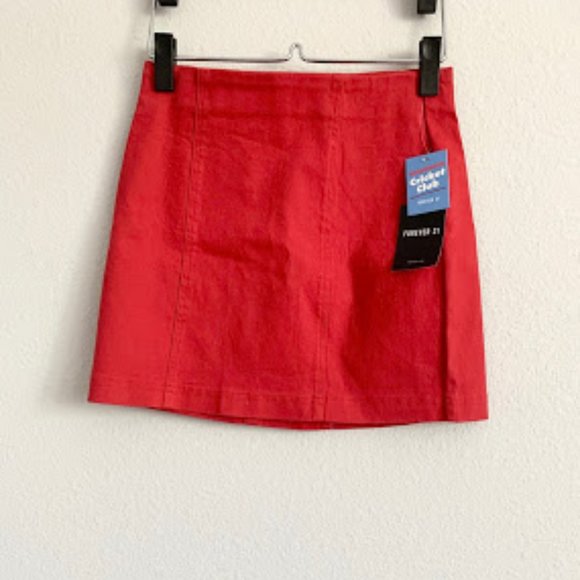 RED MINI SKIRT - Picture 3 of 9